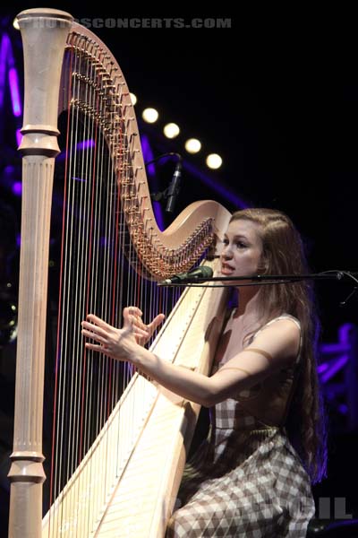 JOANNA NEWSOM - 2010-05-31 - PARIS - Espace Charlie Parker - Grande Halle - 